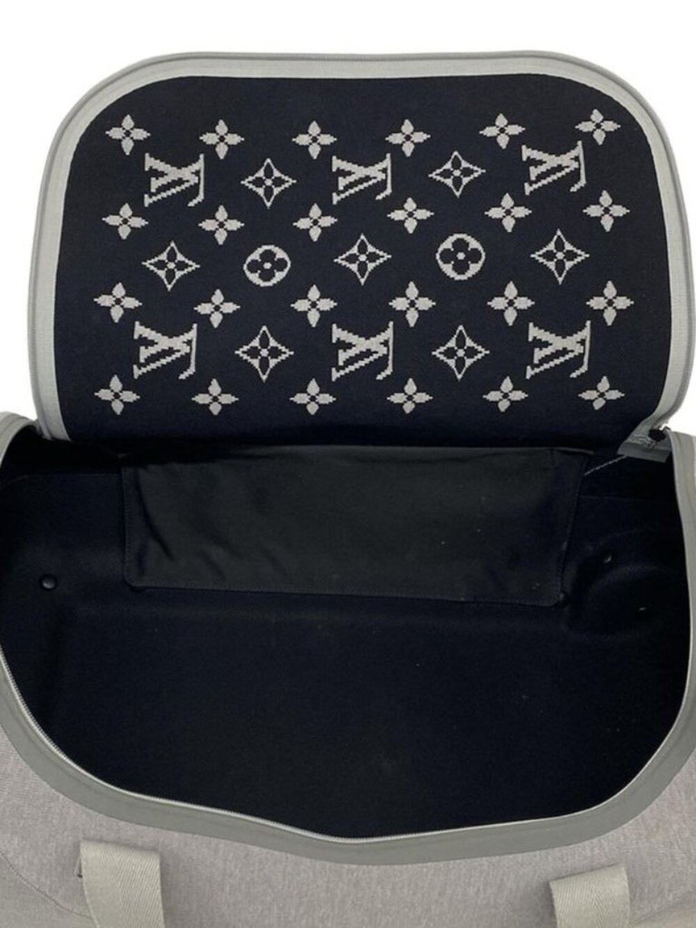 ★SOLD★ Louis Vuitton Travel Bag Horizon Soft Green - Picture 7 of 16